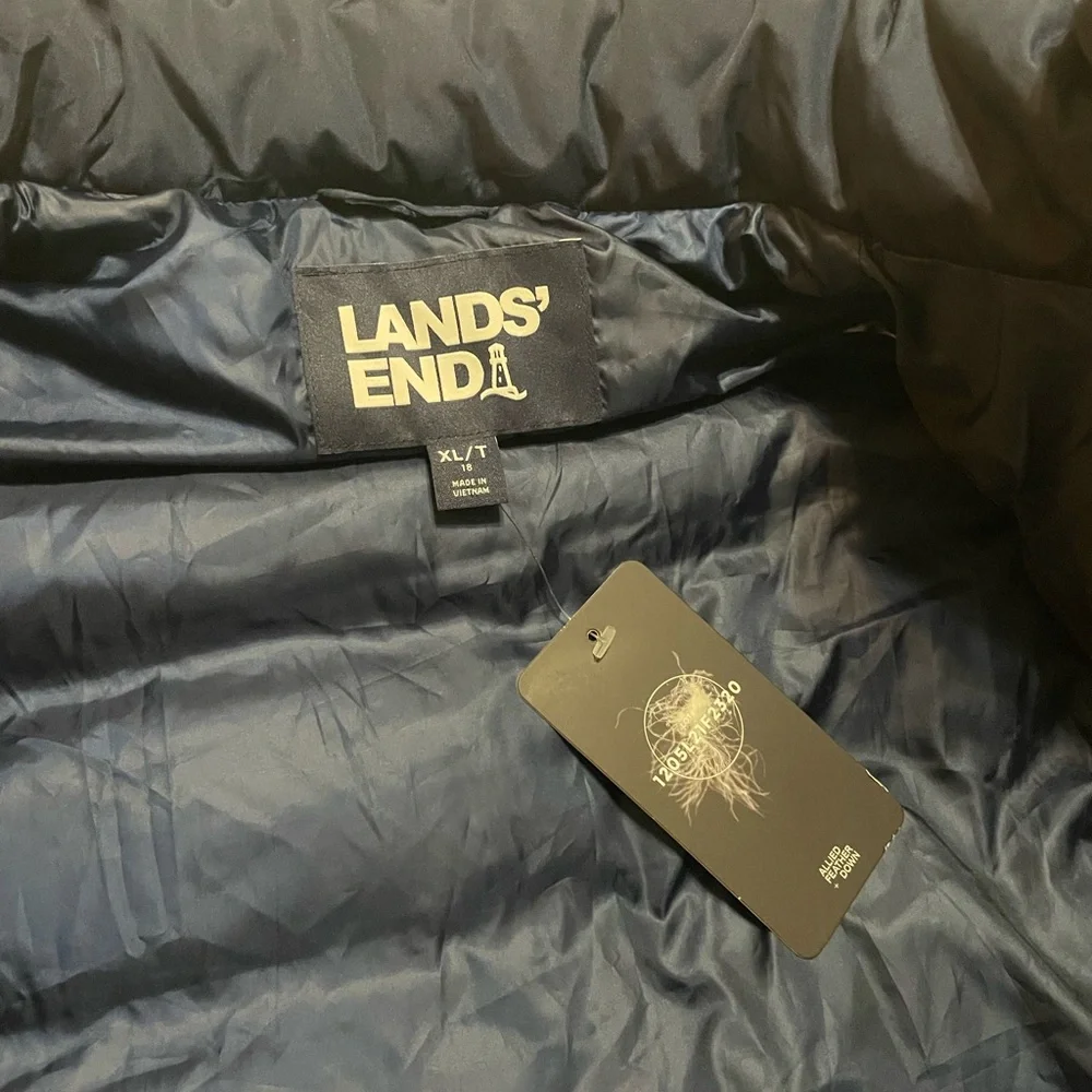 Lands' End Women's Navy Puffer Vest - Picture 3 of 3